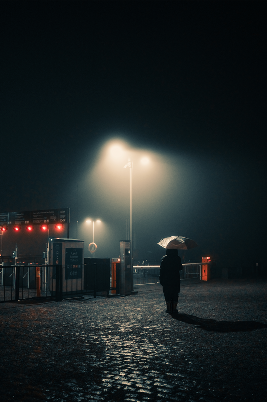 Taidejuliste – Kuilun tuijotus – Saatavilla 4 koossa